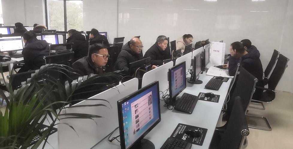 孝感市中等职业学校计算机网络技术教师培训在我校举行